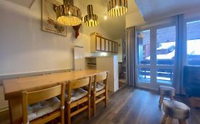 DUPLEX 6P A BELLE-PLAGNE (2050 m), SKIS AUX PIEDS, EN PLEIN CŒURS DE LA STATION RESIDENCE LE BERYL.